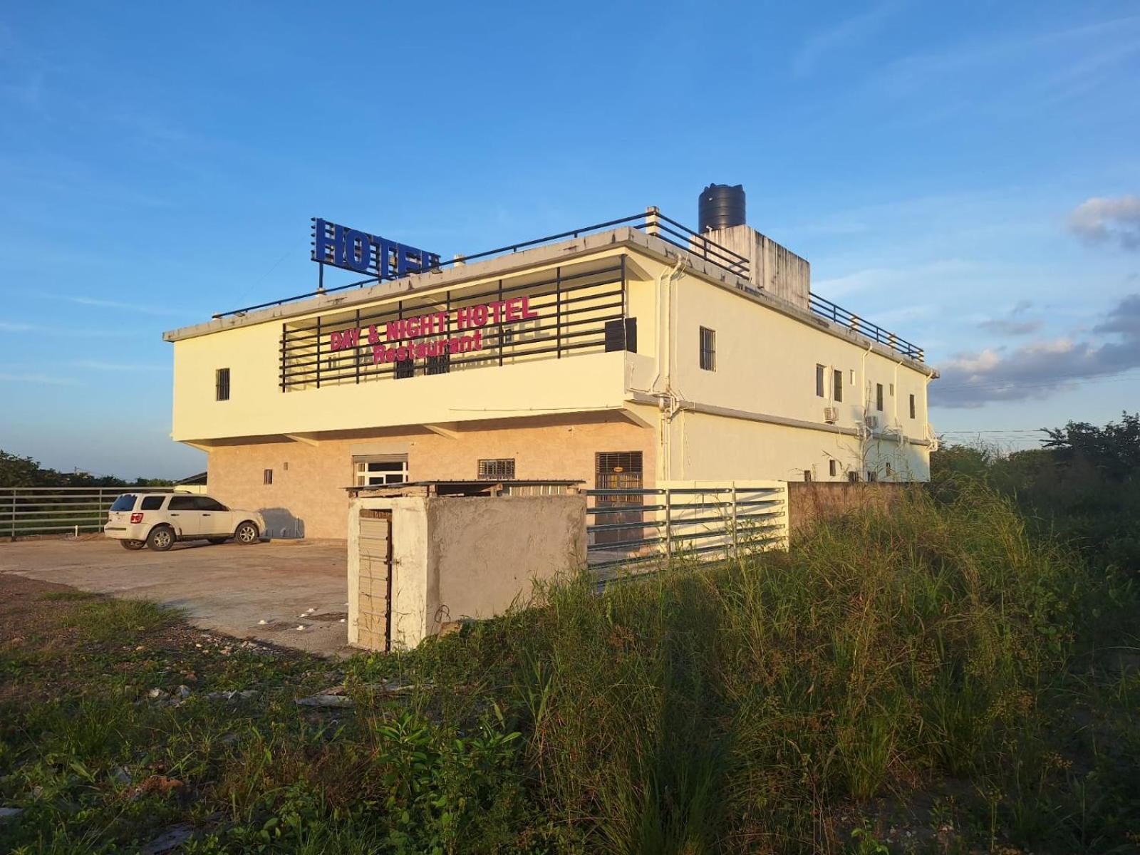 Day And Night Hotel Belmopan Exterior photo