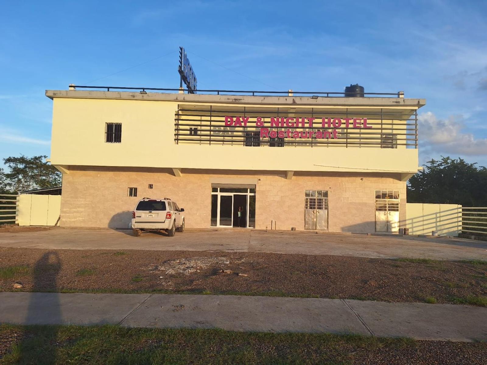 Day And Night Hotel Belmopan Exterior photo