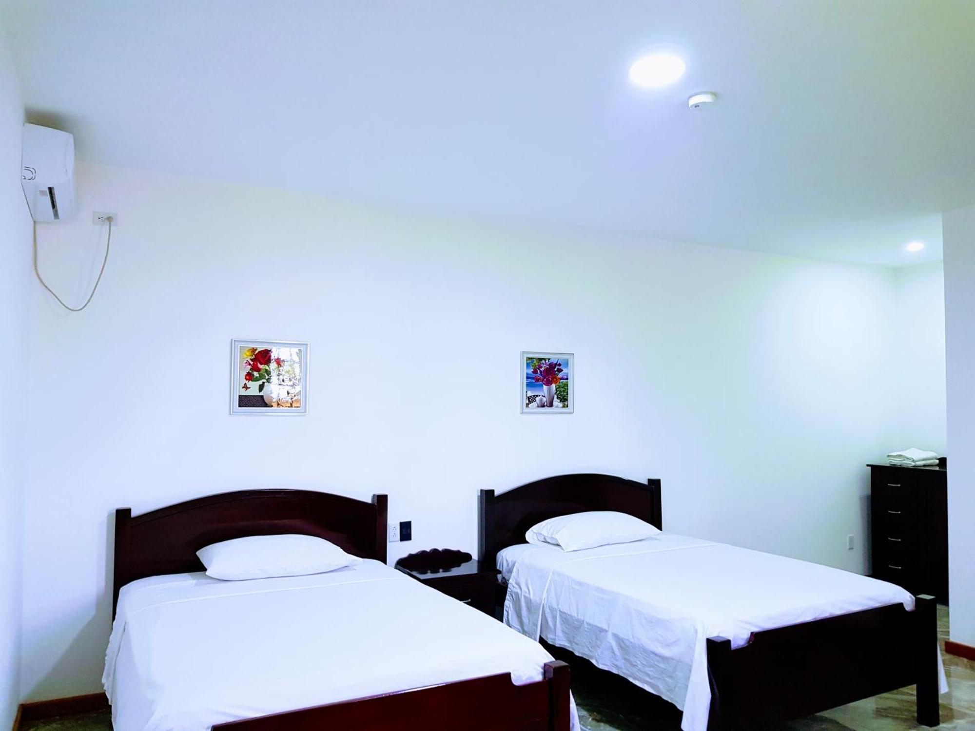 Day And Night Hotel Belmopan Exterior photo